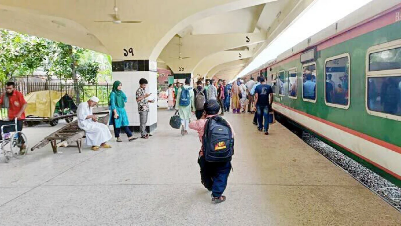 ট্রেনে ঈদযাত্রা : আধাঘণ্টায় সার্ভারে হিট ৩০ লাখ