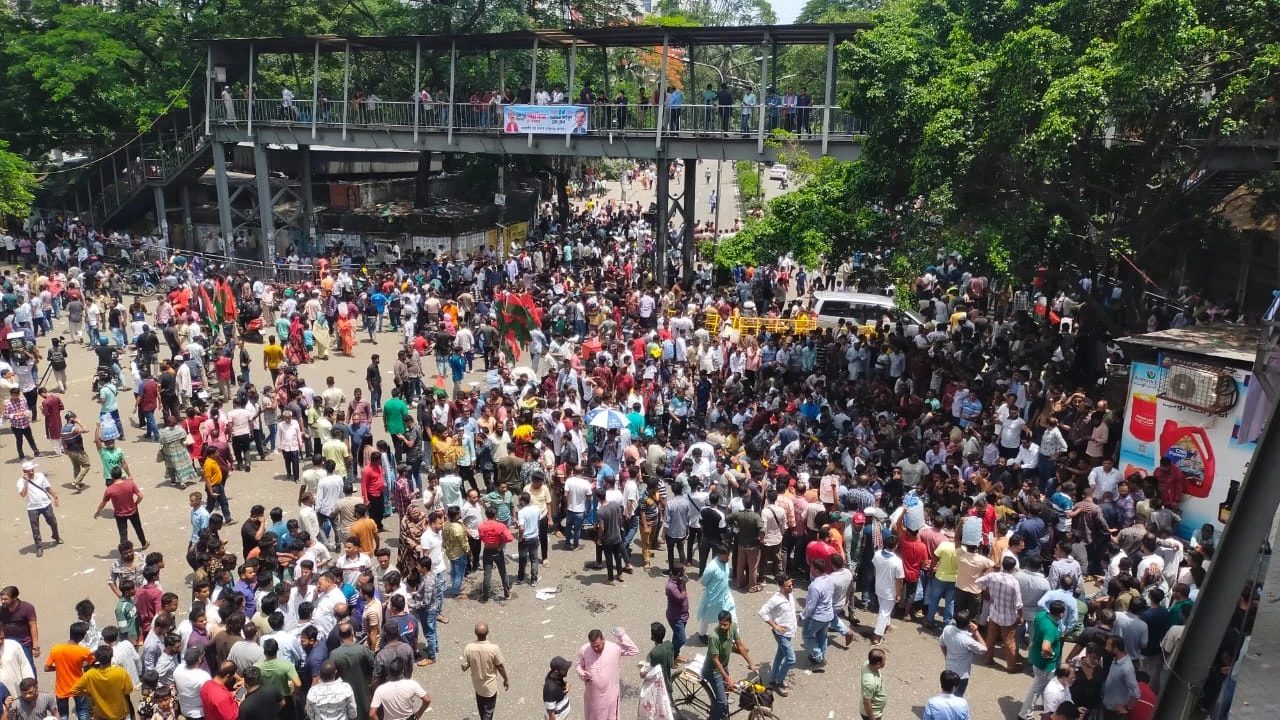 মিছিল নিয়ে সড়কে ইশরাক সমর্থকরা