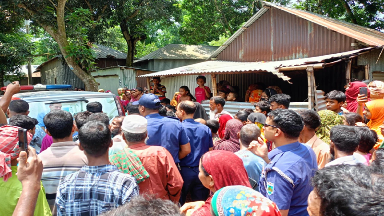 দুর্গম যমুনা চরে খামারিকে হত্যা করে ৩ গরু লুট