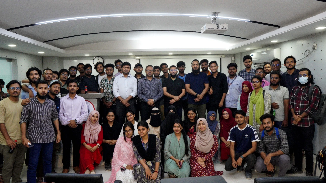 ইউআইটিএস আইকিউএসি-এর উদ্যোগে স্টার্টআপ বিষয়ক কর্মশালা অনুষ্ঠিত