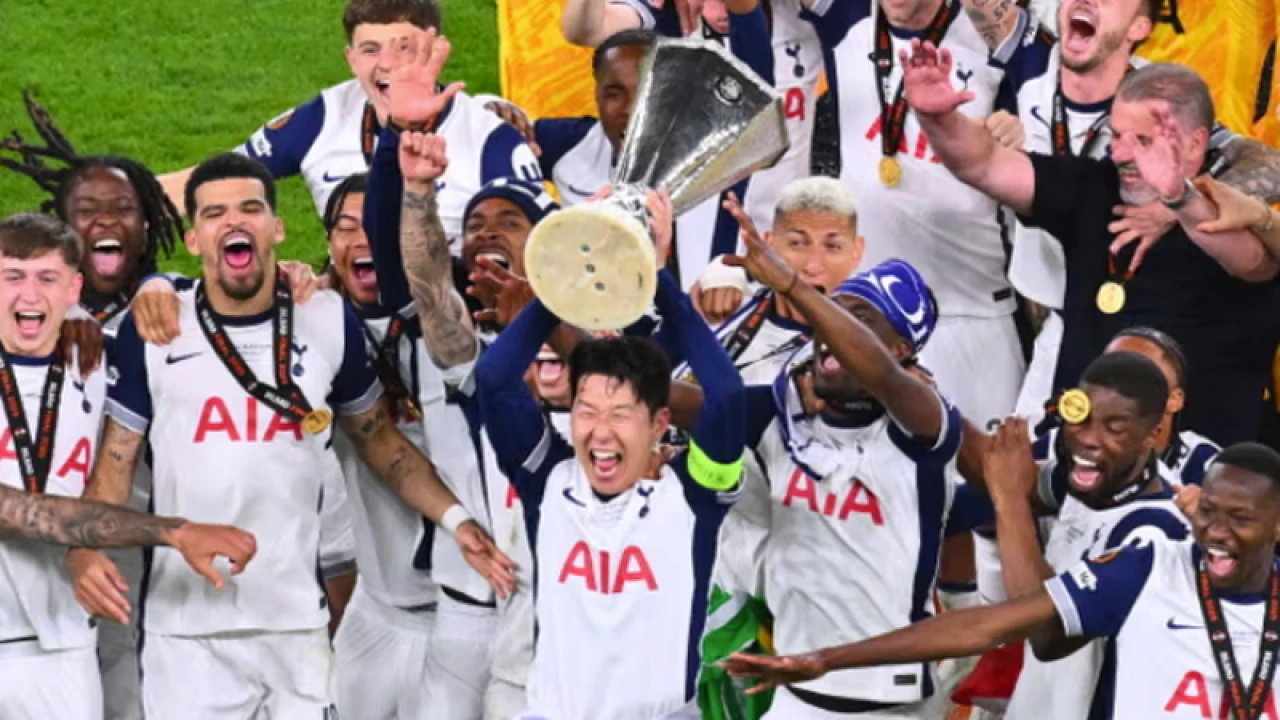 ম্যানইউকে হারিয়ে ইউরোপার শিরোপা জিতল টটেনহ্যাম