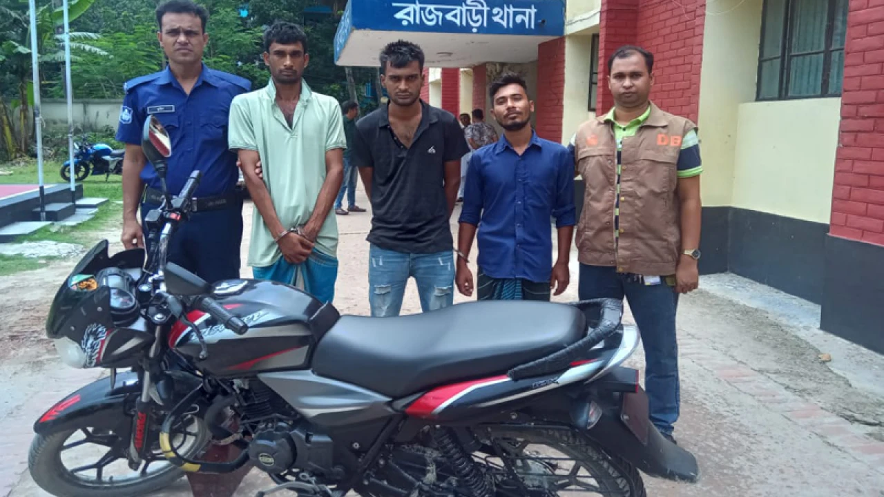 চোরাই মোটরসাইকেলসহ আন্ত:জেলা চোর চক্রের ৩ সদস্য গ্রেপ্তার