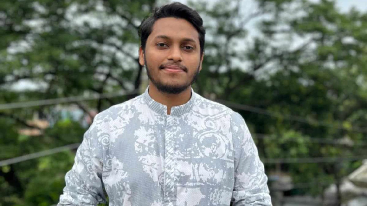 ইসলাম ধর্ম গ্রহণ করলেন জবি শিক্ষার্থী, পরিবারের উদ্দেশে যা লিখলেন 