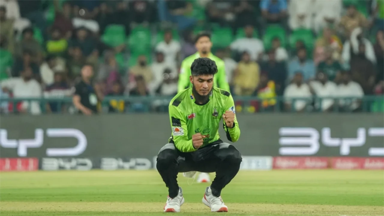 ইসলামাবাদকে হারিয়ে ফাইনালে লাহোর, রিশাদের ৩ উইকেট