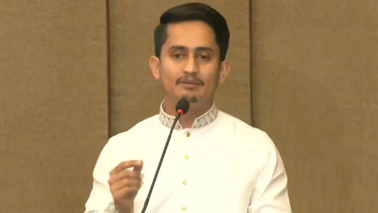 প্রকাশ্যে ক্ষমা চাইতে সারজিসকে আইনি নোটিশ