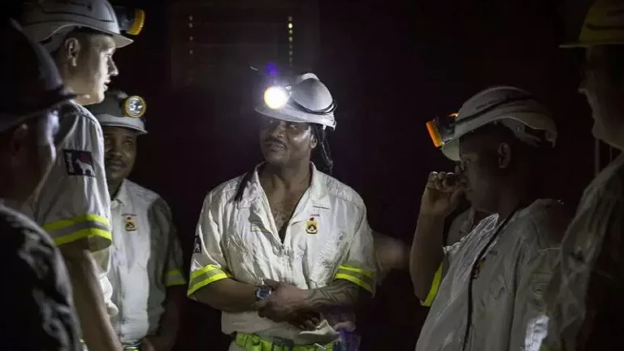 দক্ষিণ আফ্রিকায় খনি দুর্ঘটনা, জীবিত উদ্ধার ২৬০ 