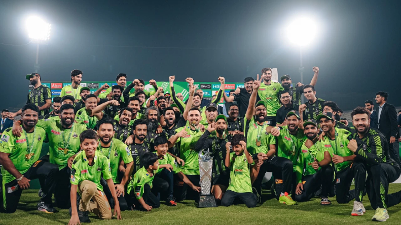 রাজার বিক্রমে পিএসএলের শিরোপা রিশাদ-সাকিবদের হাতে