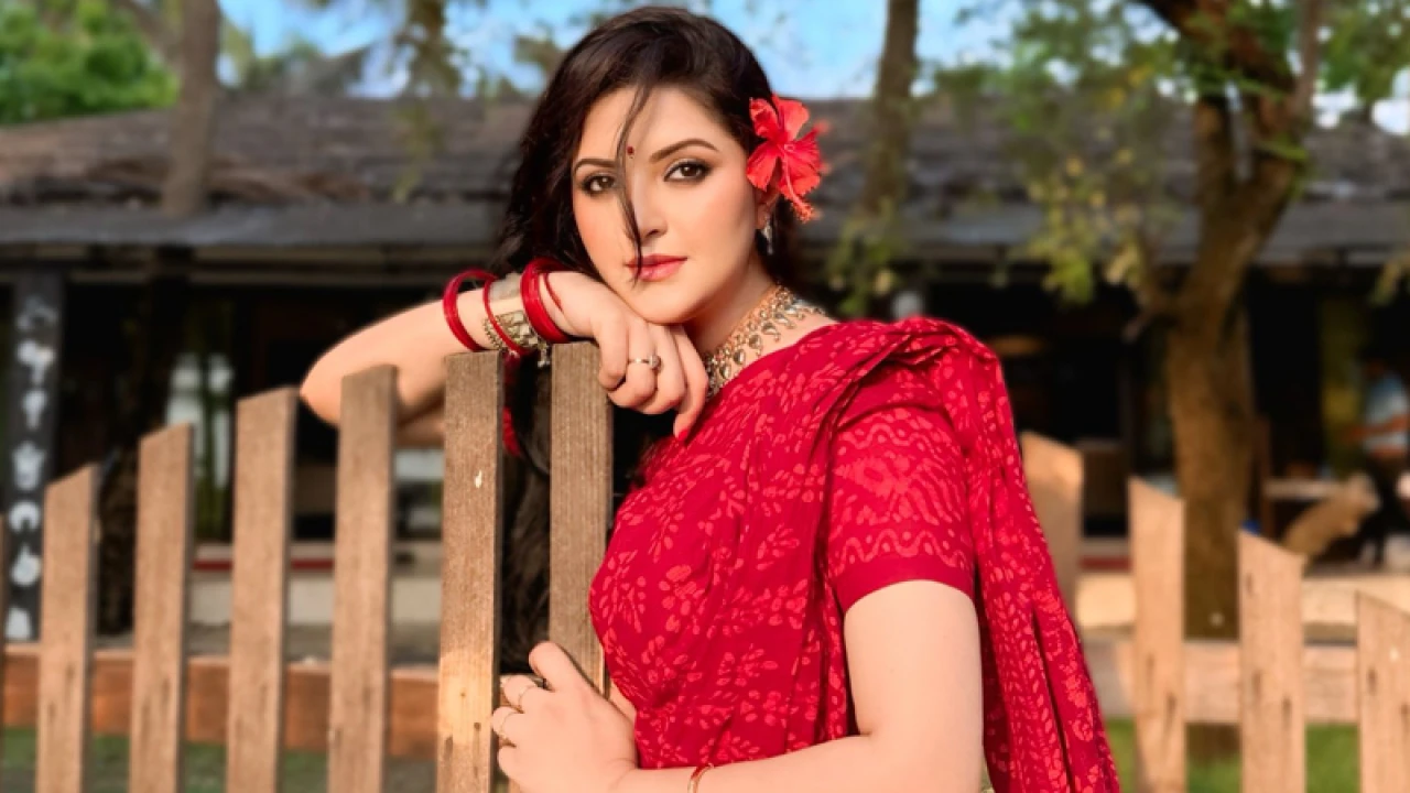 ‘আল্লাহ কিছু নেওয়ার আগে কিছু দিয়েও দেন’