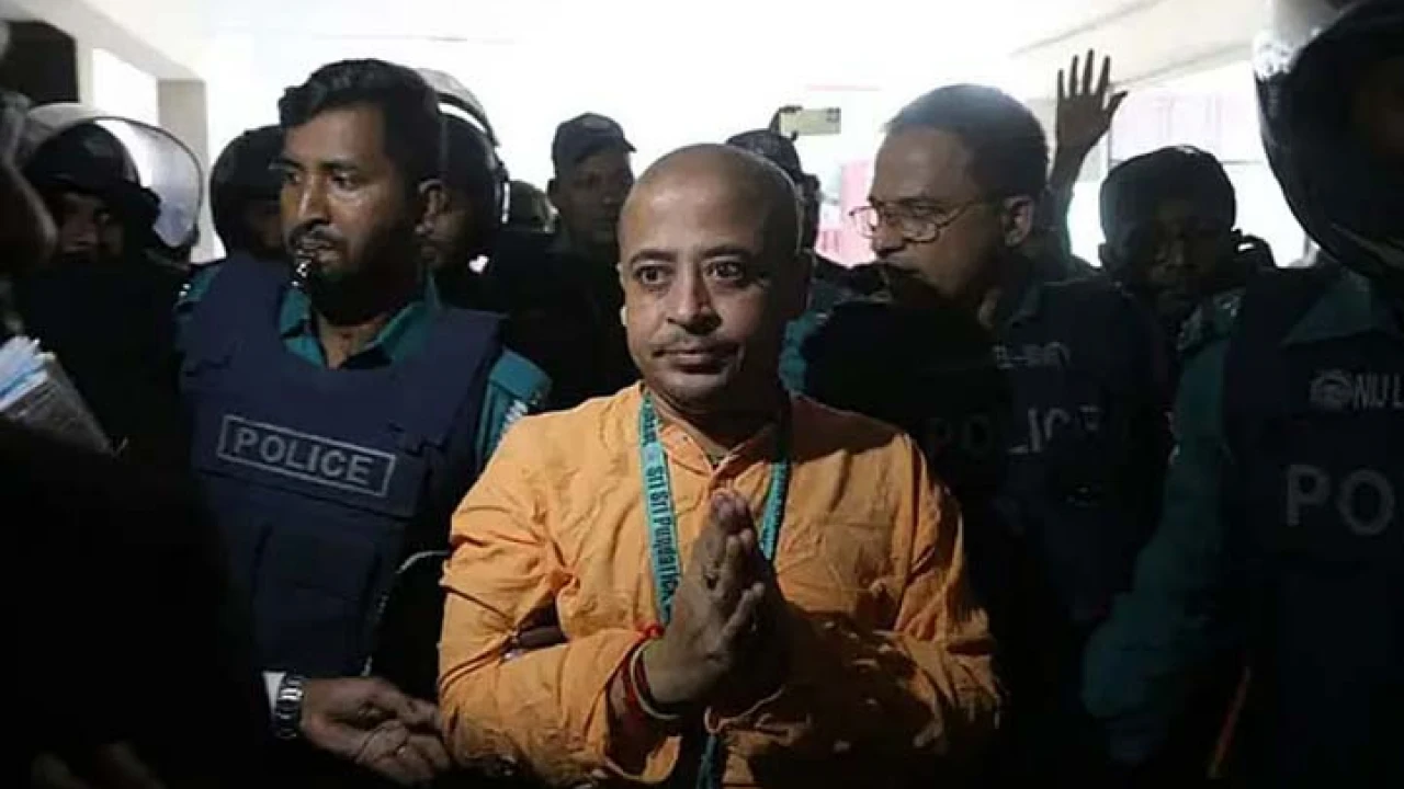 চিন্ময় দাসকে জেলগেটে জিজ্ঞাসাবাদের নির্দেশ