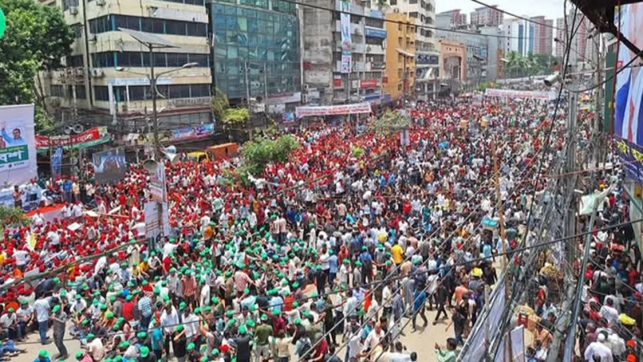 খণ্ড খণ্ড মিছিলে নয়াপল্টনে জনস্রোত