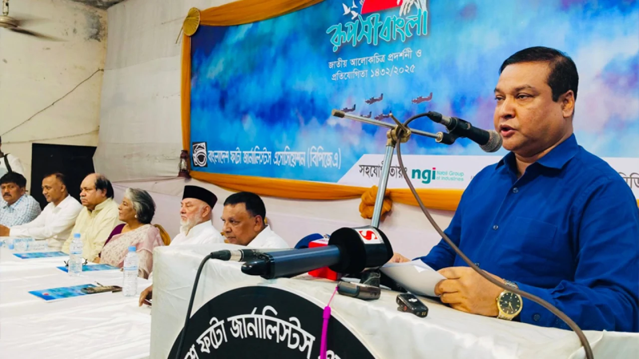 ‘একটি ছবি লাখ শব্দের সমান, বলে দেয় হাজারো কথা’