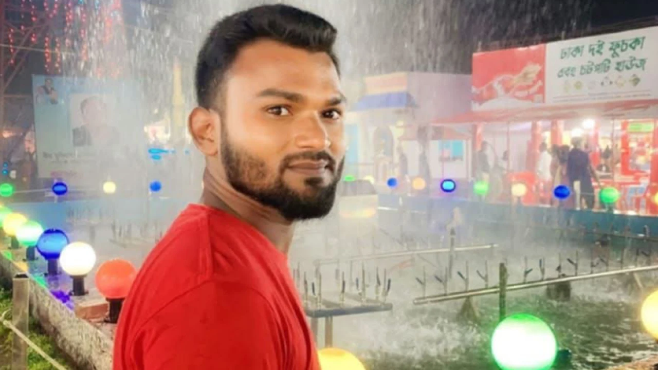 পিকআপ আটকে চাঁদা নিলেন স্বেচ্ছাসেবক দল নেতা