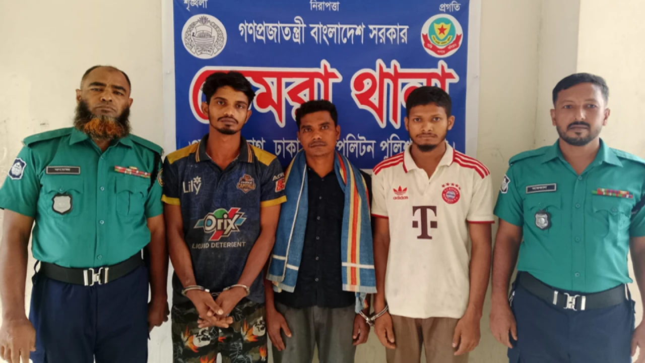 ডেমরায় বিপুল পরিমাণ সরকারি খাদ্যপণ্য জব্দ, গ্রেপ্তার ৩