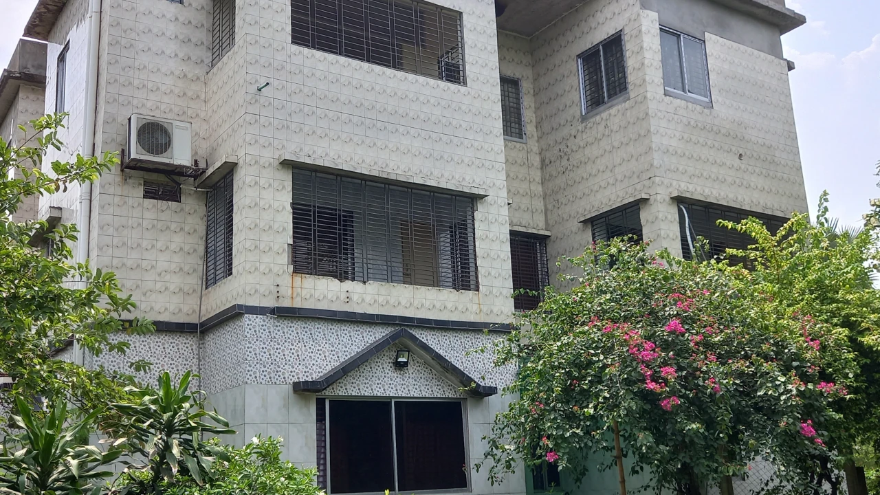 কালিয়াকৈরে অতিরিক্ত ডিআইজির বাসায় ডাকাতি 