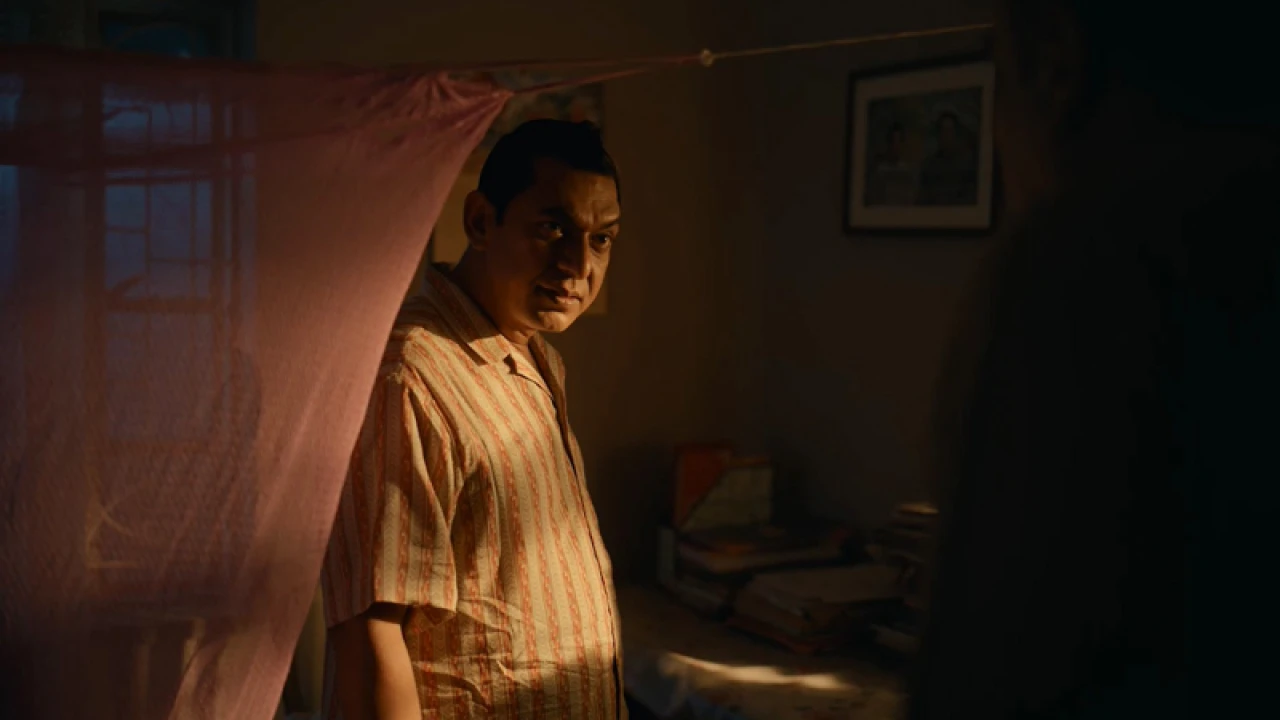 ‘উৎসব’ পরিবার ছাড়া দেখা নিষেধ