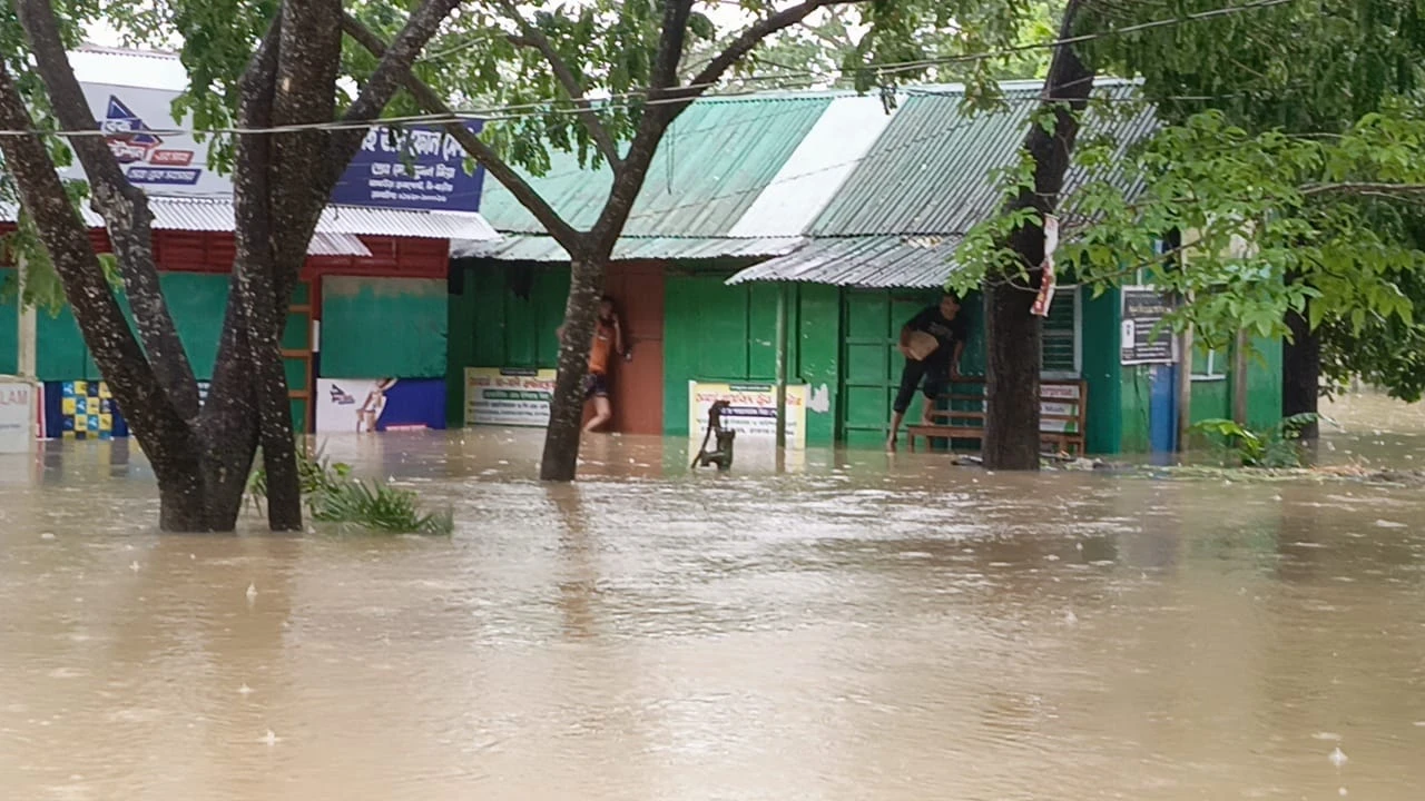 আখাউড়ায় আকষ্মিক বন্যায় ১৯ গ্রাম প্লাবিত