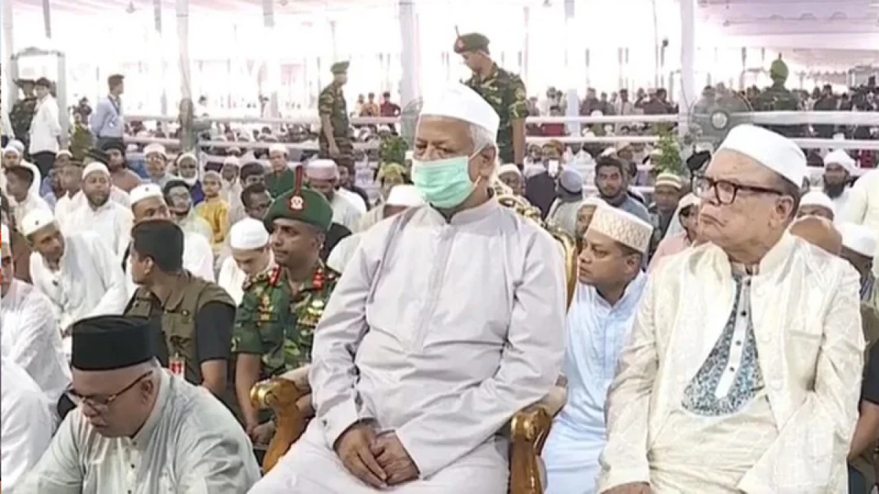 জাতীয় ঈদগাহে ঈদের নামাজ আদায় করলেন প্রধান উপদেষ্টা