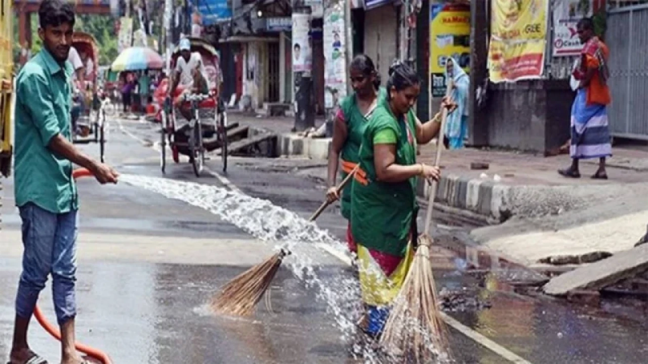 ছুটি বাতিল, ১২ ঘণ্টায় বর্জ্য অপসারণ করবেন ২০ হাজার ২৬৭ পরিচ্ছন্ন কর্মী