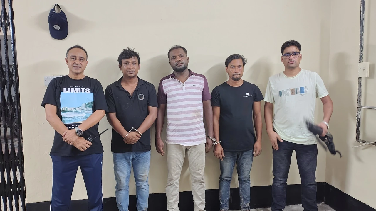 হাসপাতাল ঢুকে বৈষম্যবিরোধী নেতাসহ ১০ জনকে পিটুনি