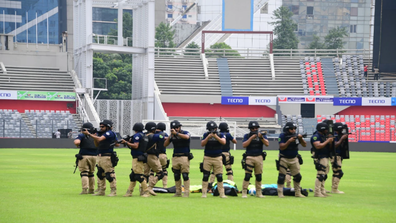 বাংলাদেশ-সিঙ্গাপুর ফুটবল ম্যাচ উপলক্ষে ডিএমপির বিশেষ নিরাপত্তা মহড়া অনুষ্ঠিত