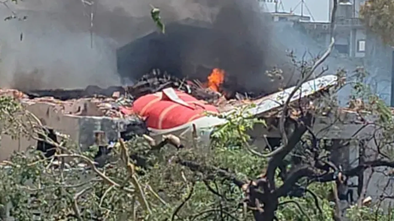 আগেই বিপদের আঁচ পেয়েছিলেন পাইলট