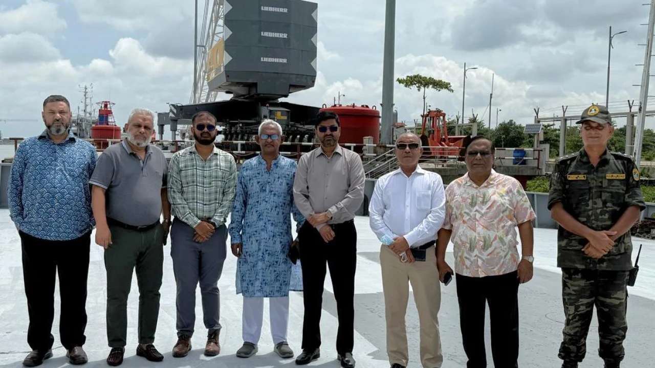 পায়রা বন্দর পরিদর্শন করল এসসিবির প্রতিনিধি দল