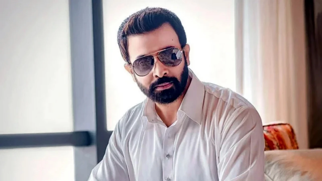 অবশেষে টাকা ফেরত দিলেন শাকিব খান