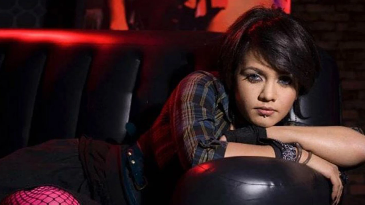 ‘আকাশেতে লক্ষ তারা’ শ্রোতারা পছন্দ করেছে: মিলা