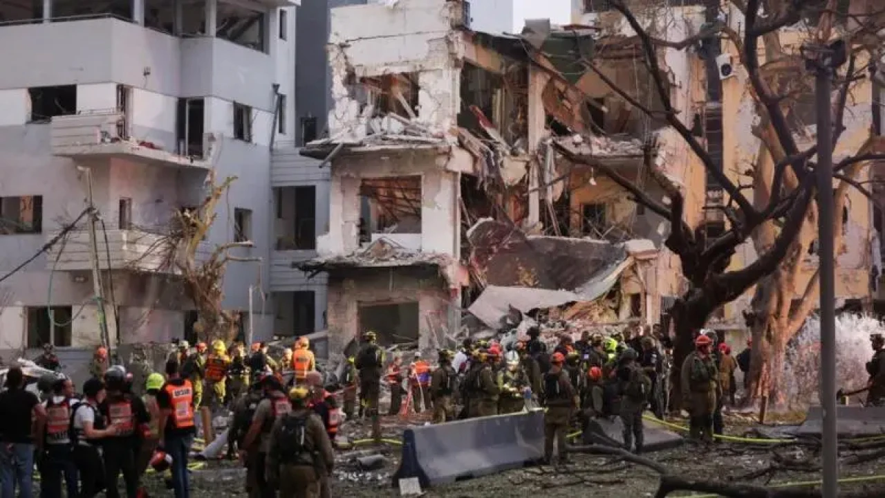 ইসরায়েল থেকে নাগরিকদের সরিয়ে নিচ্ছে পোল্যান্ড