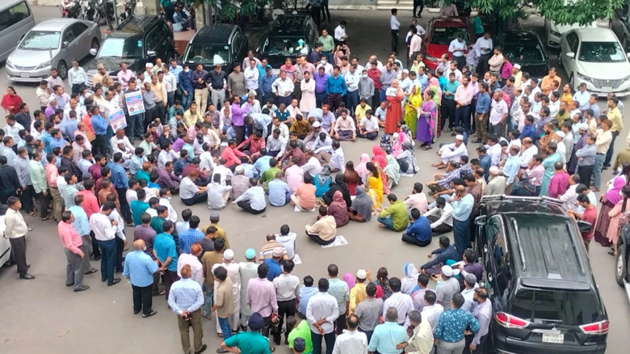 সচিবালয়ে আজও বিক্ষোভ