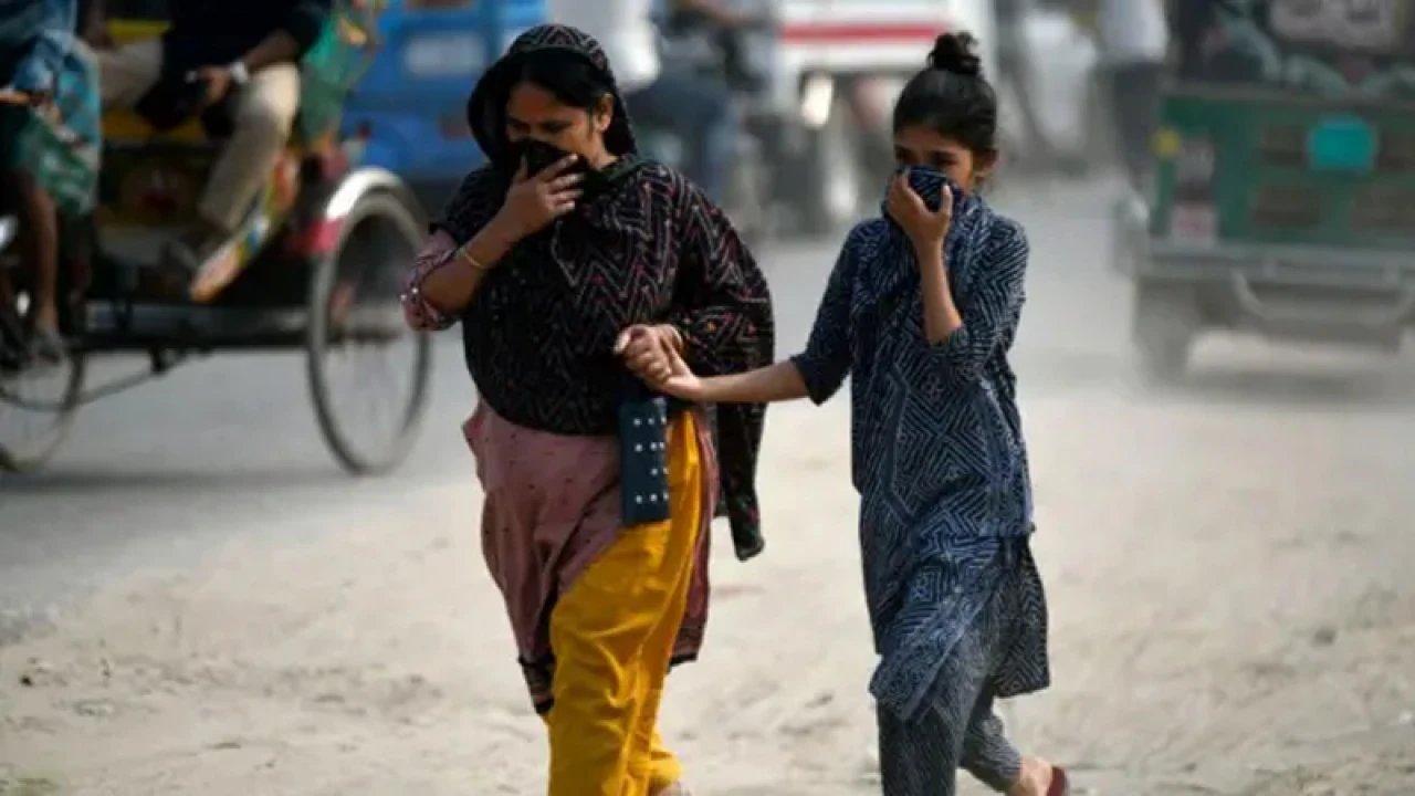 ঢাকার বাতাস আজ ‘সংবেদনশীল গোষ্ঠীর জন্য অস্বাস্থ্যকর’