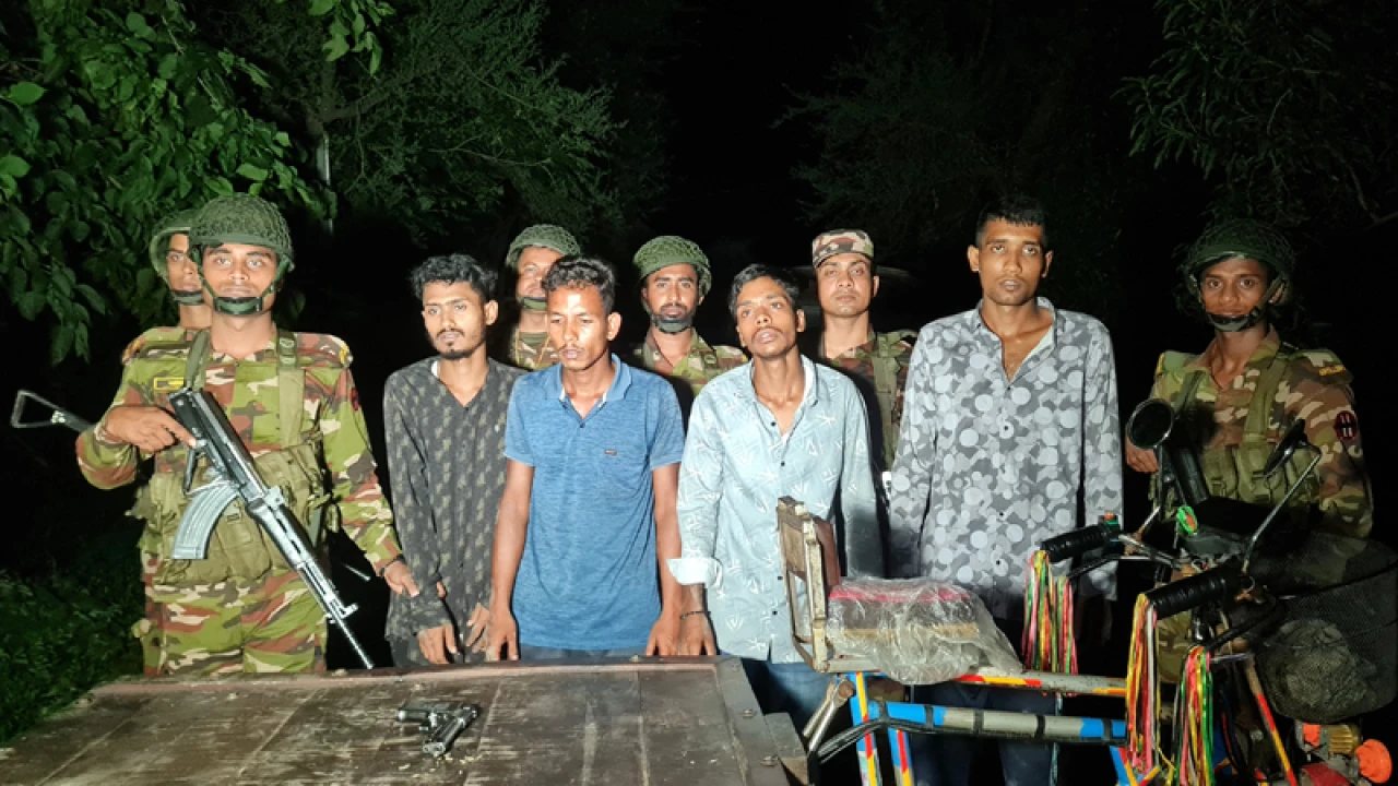 নাটোরে ডাকাতির প্রস্তুতিকালে ৬ জন গ্রেপ্তার