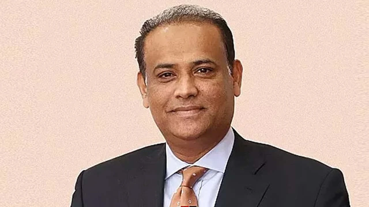 সাবেক ভূমিমন্ত্রীর তিন সন্তানের বিদেশযাত্রায় নিষেধাজ্ঞা