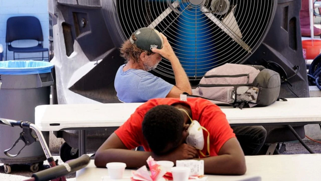 তীব্র গরমে বিপর্যস্ত যুক্তরাষ্ট্রের কোটি কোটি মানুষ