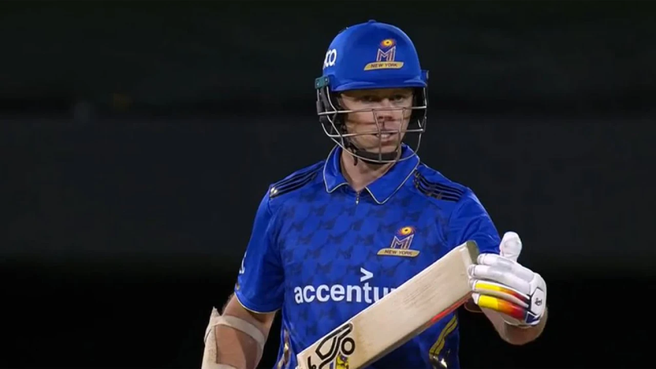 বোল্ড হয়ে ডিআরএসের আবেদন! পরে ভুল বুঝে হাসলেন ব্রেসওয়েল