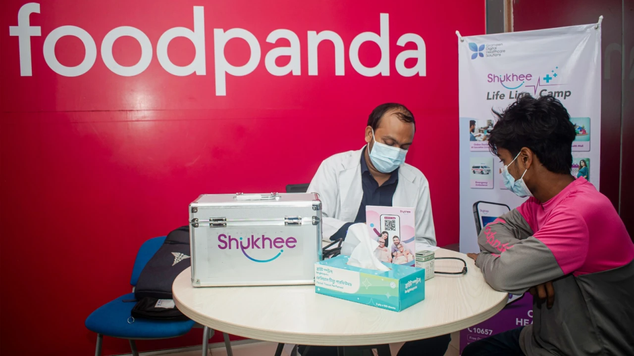 ডেলিভারি পার্টনারদের জন্য ফুডপ্যান্ডার বিনামূল্যে হেলথ ক্যাম্প 