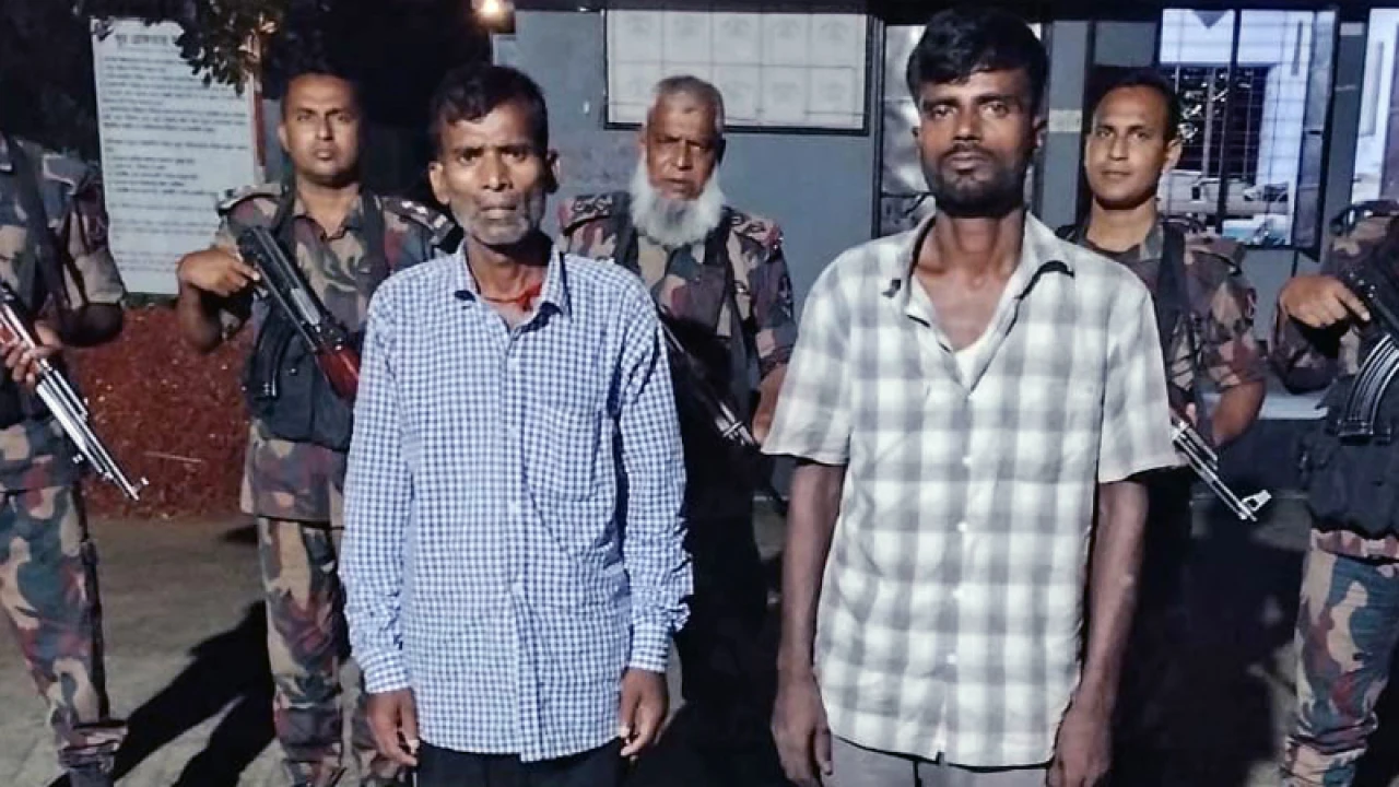 ভারত থেকে অবৈধভাবে বাংলাদেশে প্রবেশের দায়ে আটক ২