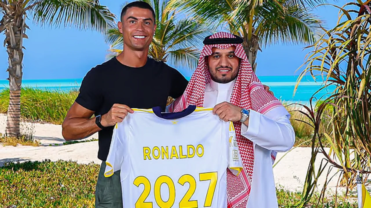 নতুন চুক্তিতে রোনালদোর একদিনের আয় ১৫৭৪ কোটি