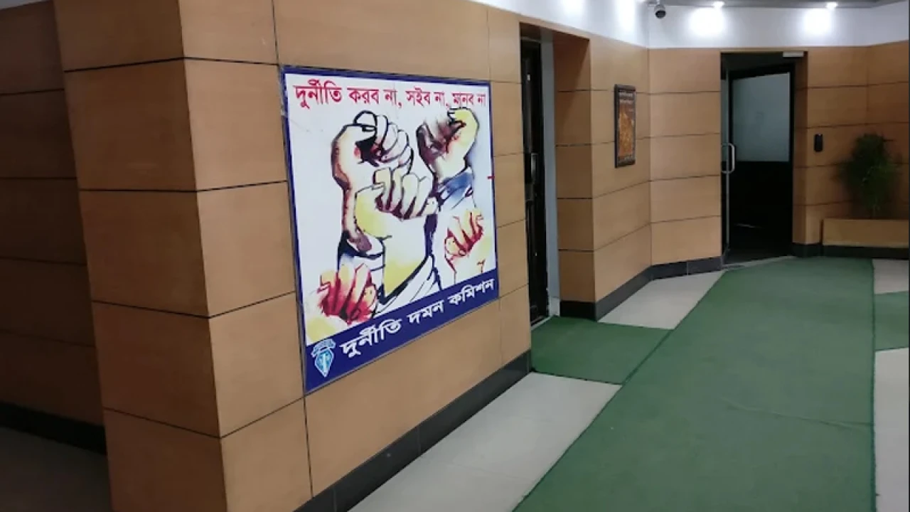 এনবিআরের শীর্ষ ৬ কর্মকর্তার দুর্নীতি অনুসন্ধানে দুদক