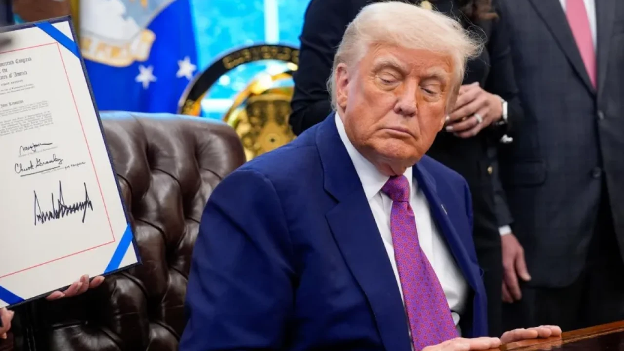 ট্রাম্পের নির্বাহী আদেশে সিরিয়ার ওপর সব অর্থনৈতিক নিষেধাজ্ঞা প্রত্যাহার