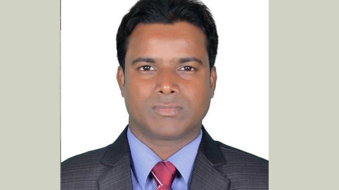 রাতে ভিডিওকলে নারী শিক্ষার্থীদের বন্ধু পরিচয়ে ঘনিষ্ঠ হতে চান ইবি শিক্ষক