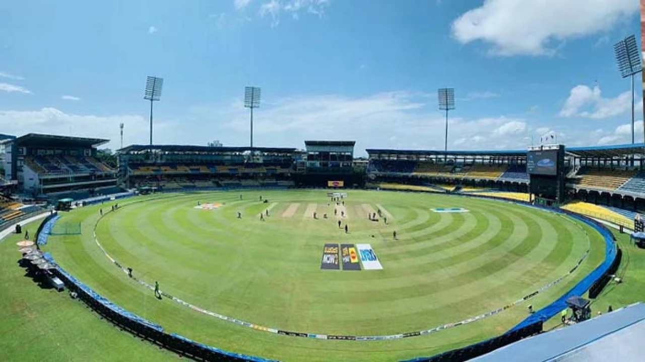 টস জিতে ব্যাটিংয়ে শ্রীলংকা