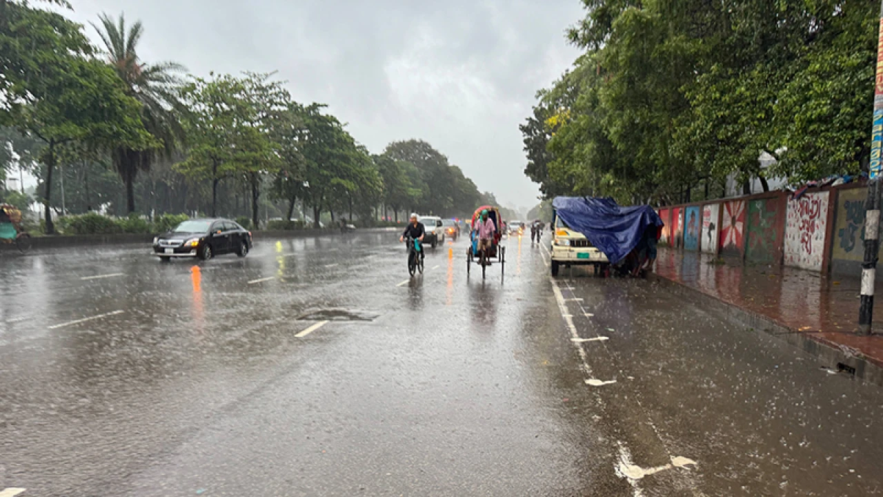 ঢাকাসহ ৯ অঞ্চলে বজ্রসহ বৃষ্টির আভাস