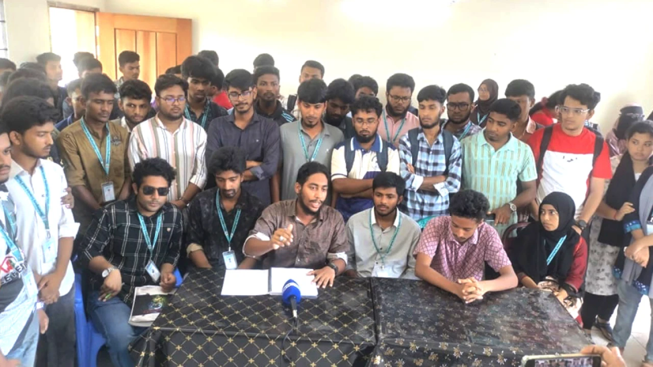 বাস সংকট নিরসনের দাবিতে সুবিপ্রবি শিক্ষার্থীদের আল্টিমেটাম