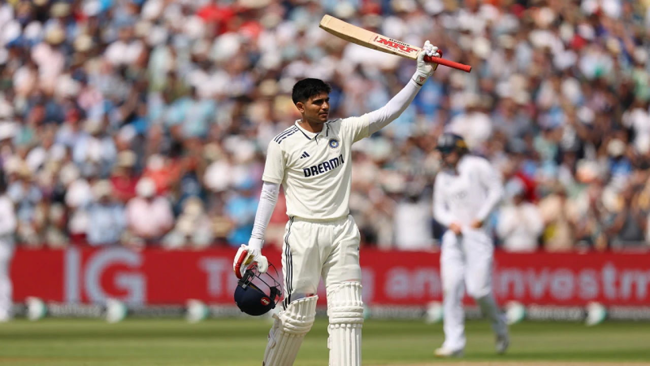 রেকর্ডের মালা গেঁথে শুভমান গিলের ডাবল সেঞ্চুরি