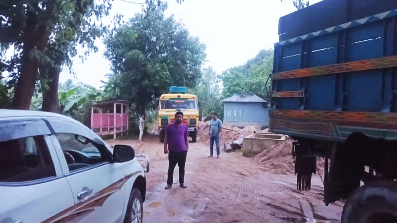 নালিতাবাড়ীতে ৯ ট্রাক জব্দসহ ৯ চালকের কারাদণ্ড