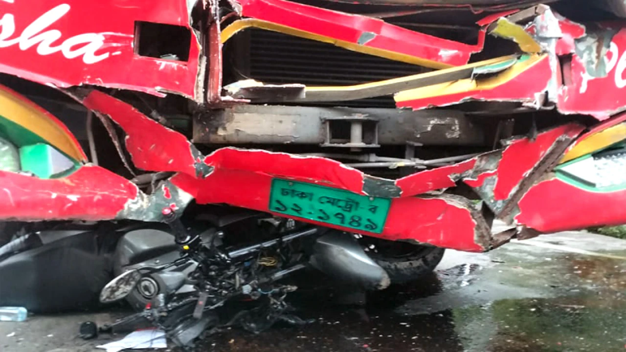 বাসের ধাক্কায় মোটরসাইকেলের দুই আরোহী নিহত