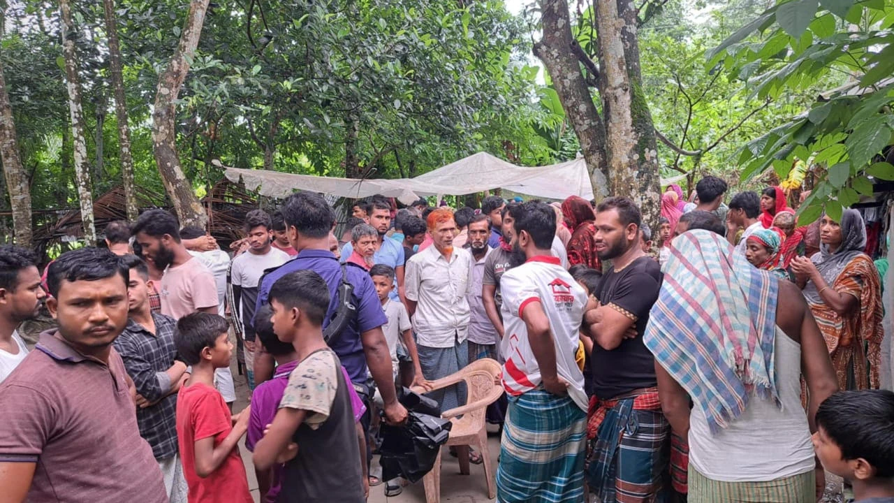 গোসাইরহাটে পুকুরে ভেসে উঠলো গৃহবধূর লাশ