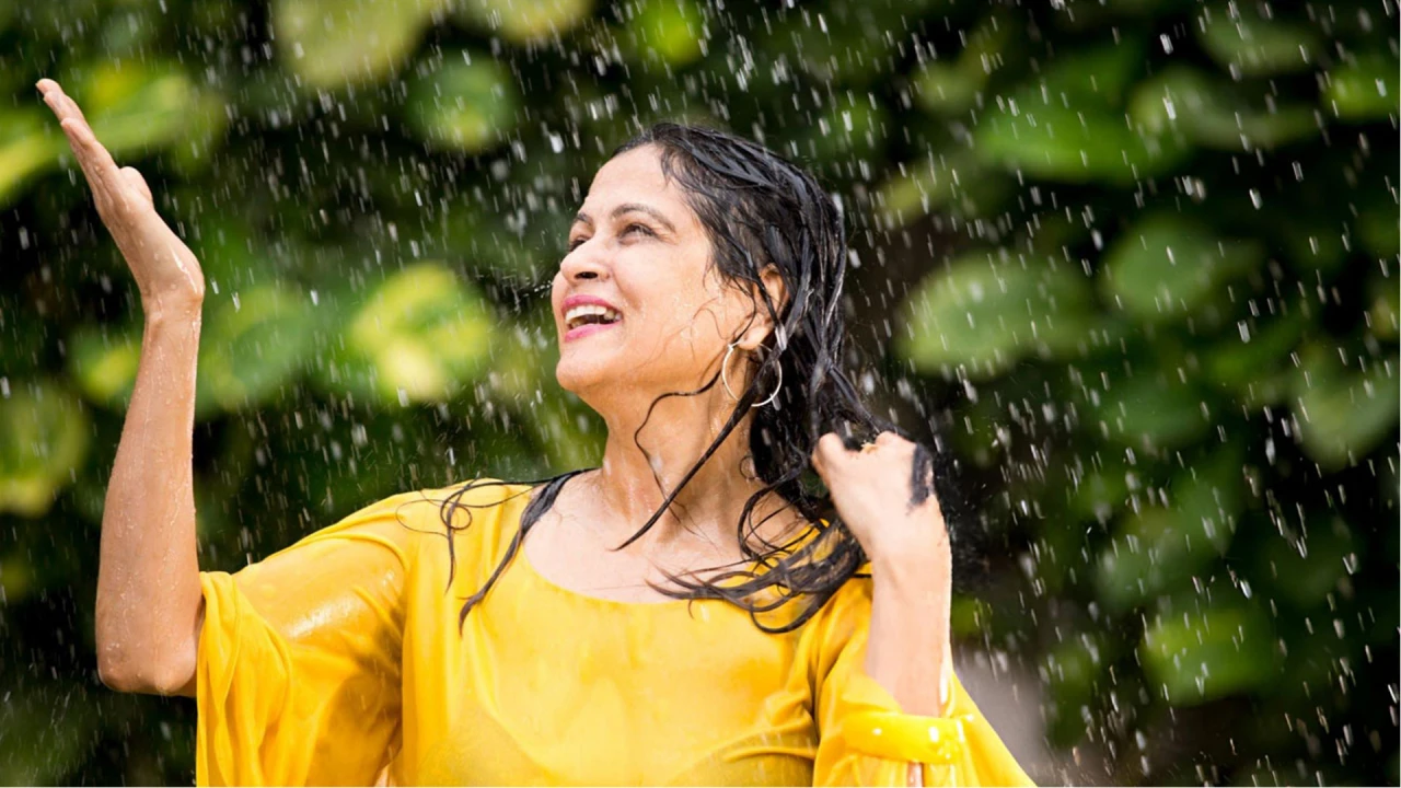 বৃষ্টির পানিতে গোসল করা উপকারী নাকি ক্ষতিকর?