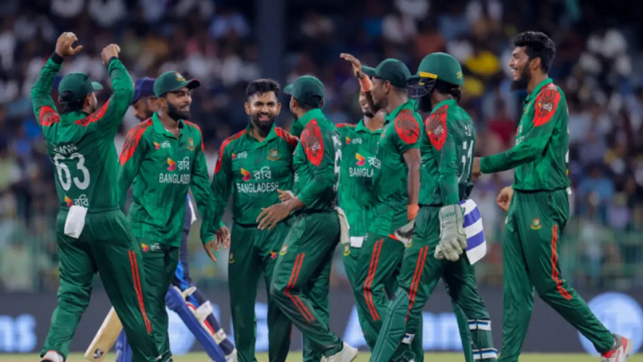 টসে হেরে ব্যাটিংয়ে বাংলাদেশ, একাদশে কারা